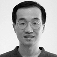 Photo of Associate Professor Kevin Q. Wang